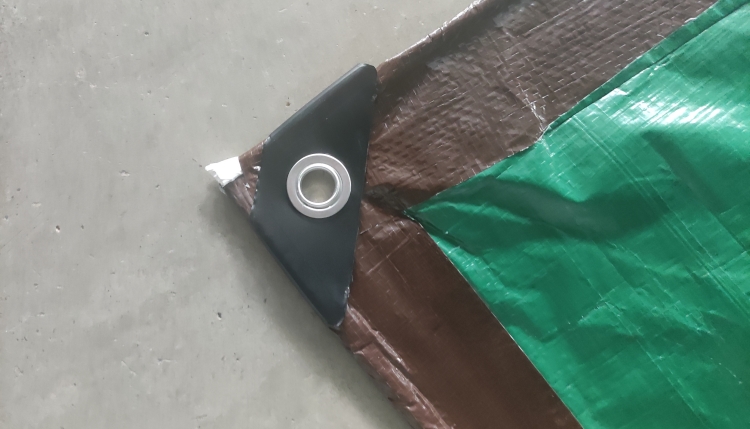 कवर सुरक्षा के लिए 8'x10' 110GSM भूरा हरा PE तिरपाल कवर सुरक्षा के लिए 8'x10' 110GSM भूरा हरा PE तिरपाल